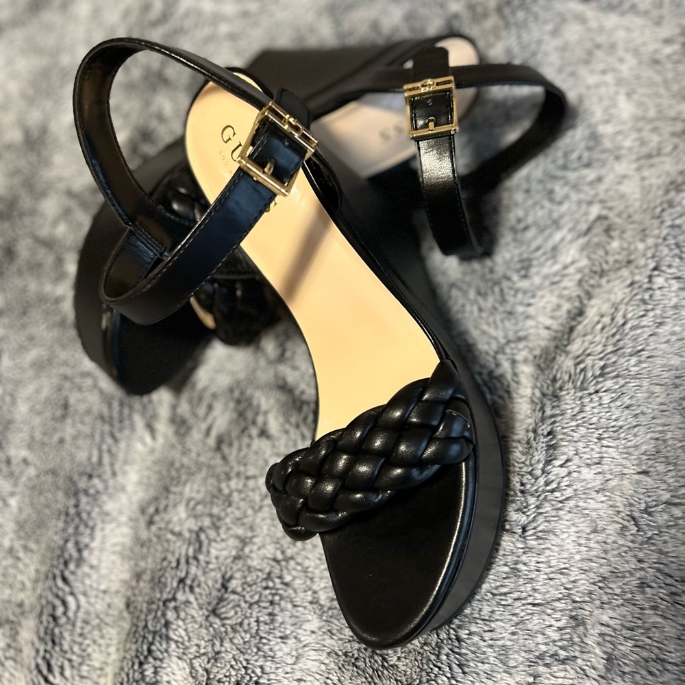 NWOT-Guess Wedges - Picture 7 of 14
